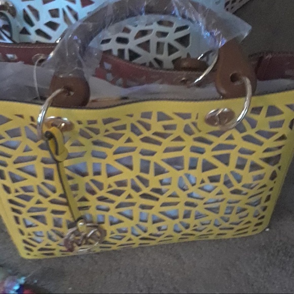 New BEAUTIFUL MK BAGS PERFECT FOR SPRING - Picture 2 of 3